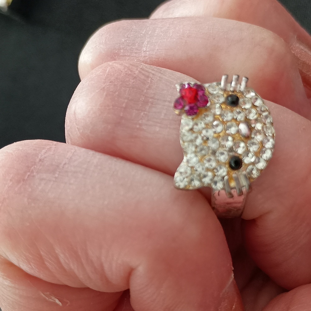 Hello Kitty Ring. Adjustable